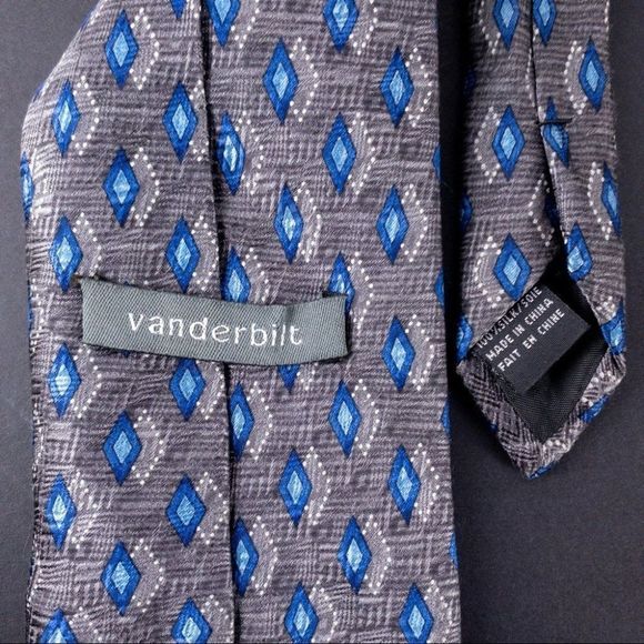5 Brand Name Ties including Dior, Aquascutum, Vanderbilt, and The Met Museum - Picture 4 of 16